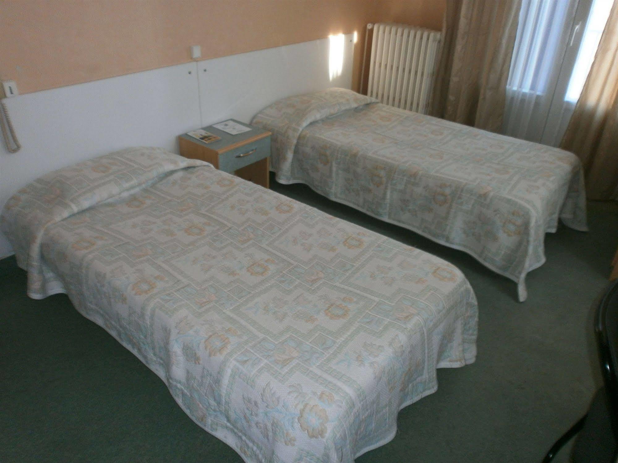 Hotel La Belle Etoile Saint-Nazaire  Ngoại thất bức ảnh